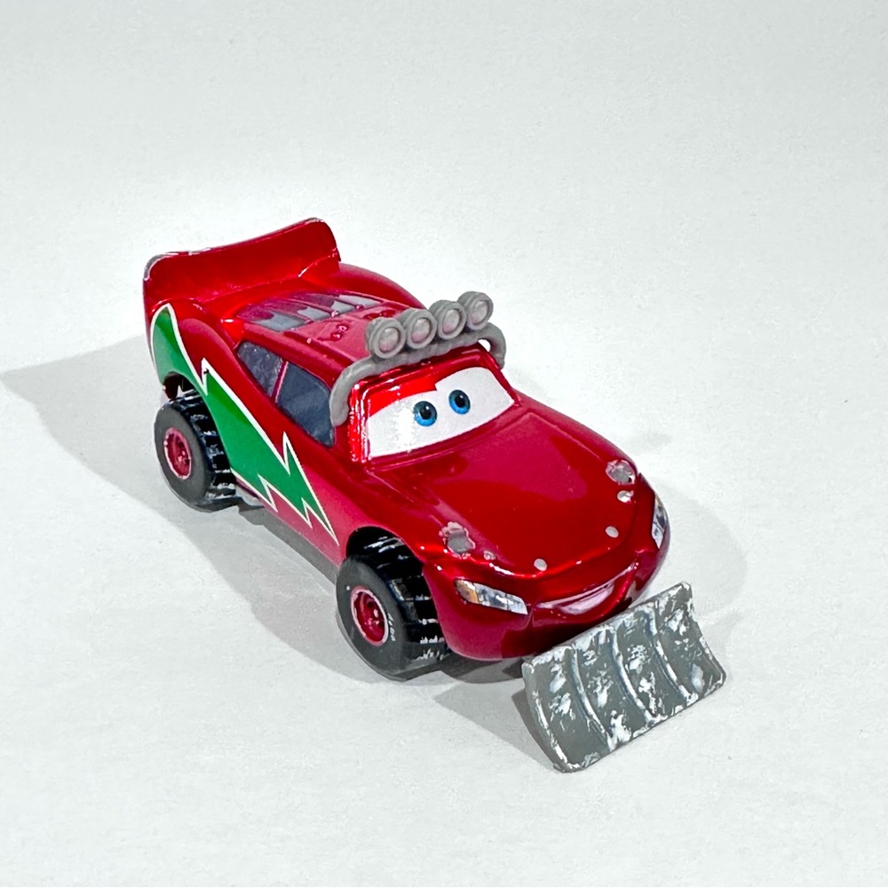 Disney Cars Winter Lightning McQueen w/ Snow Plow Die-cast Mattel